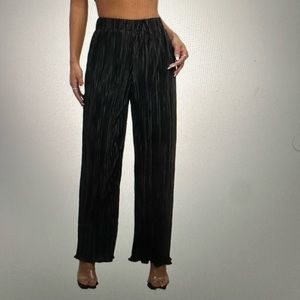 KIRIOUS LA Black Long  Wide Leg Pants. Size Medium